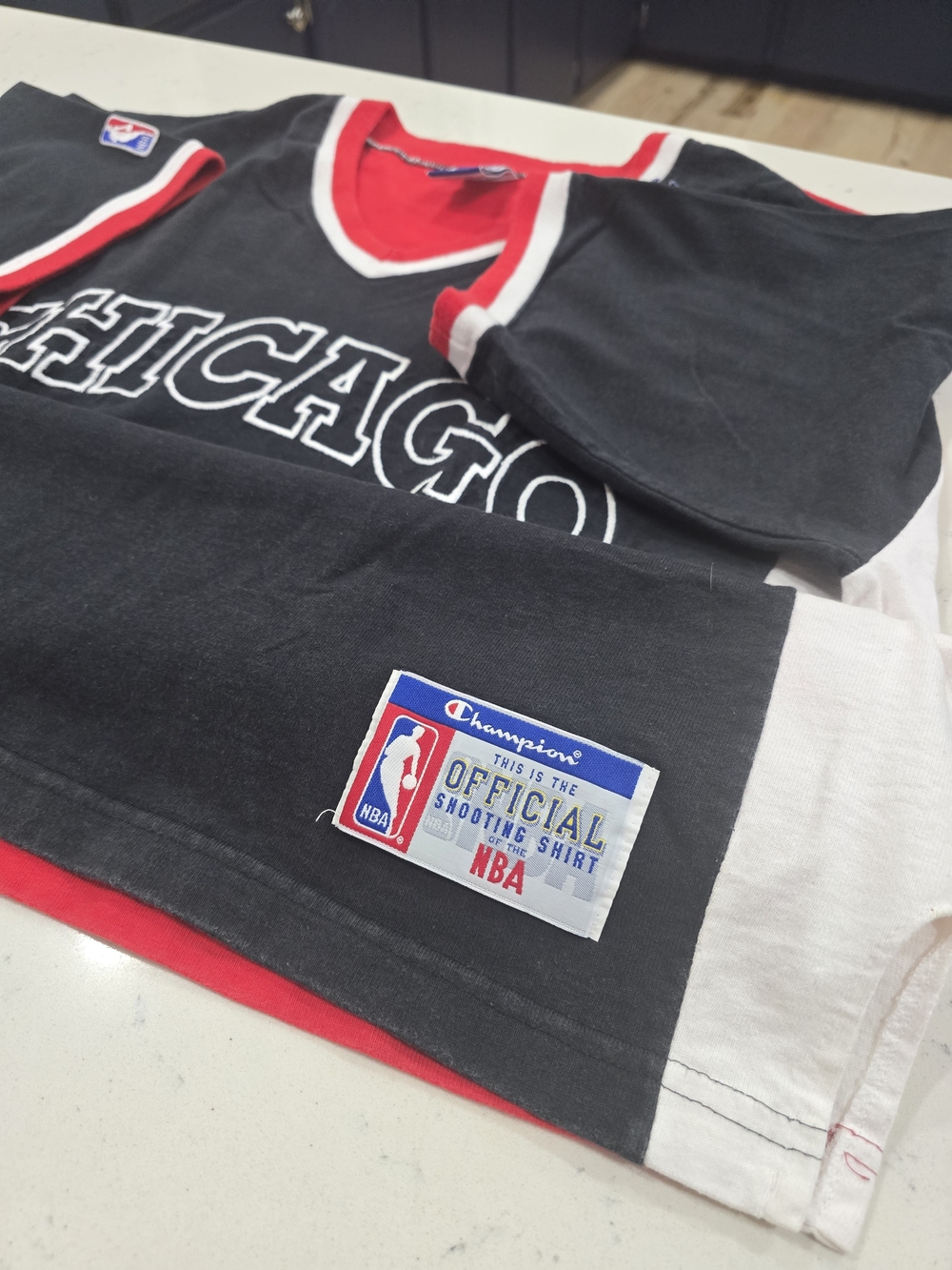 Vintage Chicago Bulls Shooting Shirt: Authentic Champion shooting shirt - Picture 4 of 8